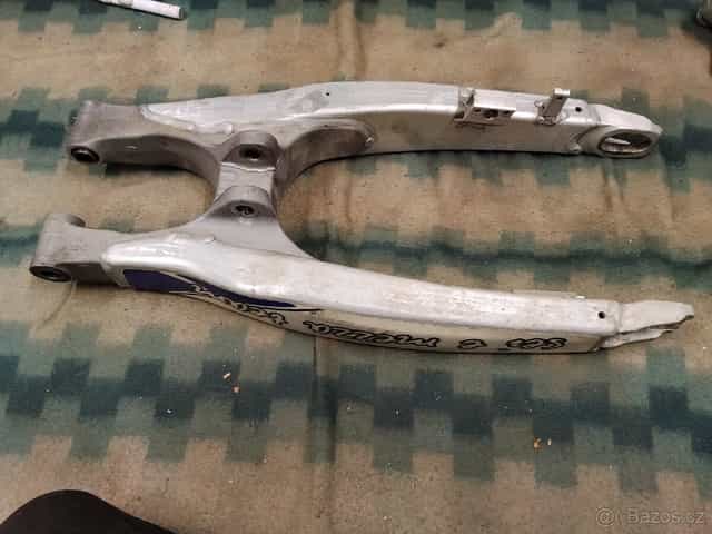 Prodám zadní kyvku Yamaha YZF250