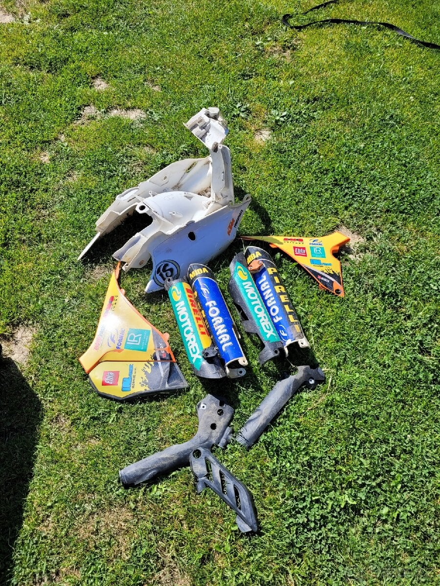 KTM EXC plasty