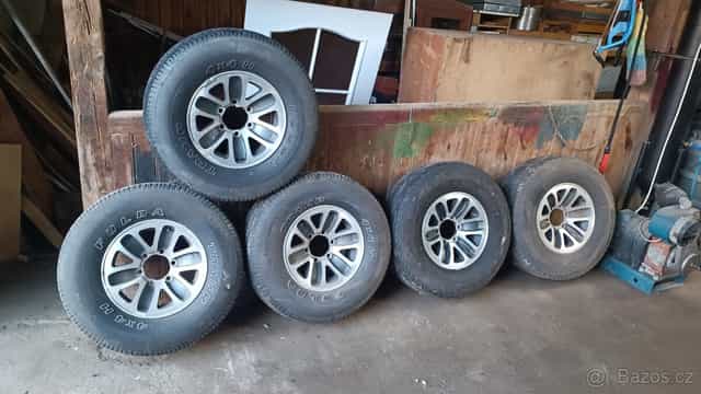 Kola na Nissan Patrol