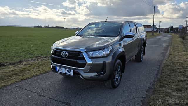 Toyota Hilux 2.8d-4D nové v ČR 1majitel 59430km