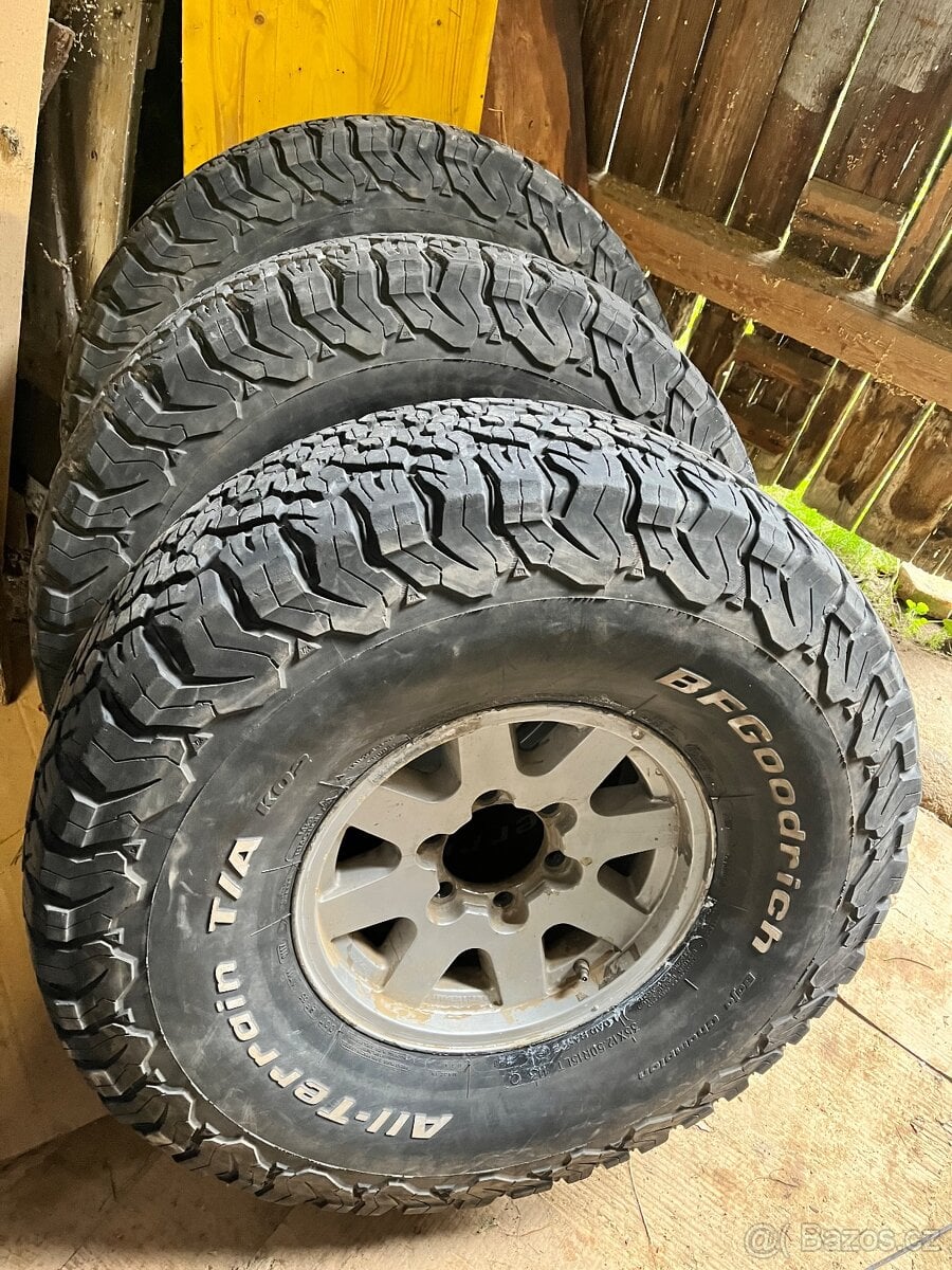 35x12,5 r15 Bfgoodrich all teraine 6x139.7