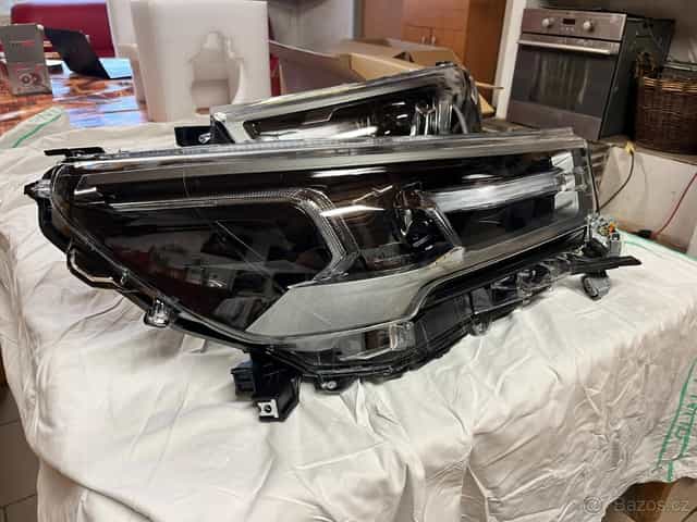 Toyota Hilux REVO přední světla LED