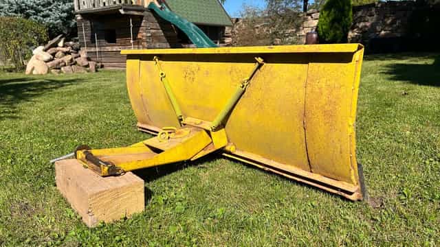 Sněhová radlice/pluh/ na čtyřkolku