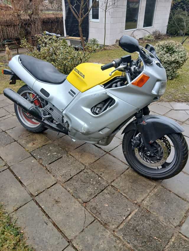 Honda CBR 1000 F PC21