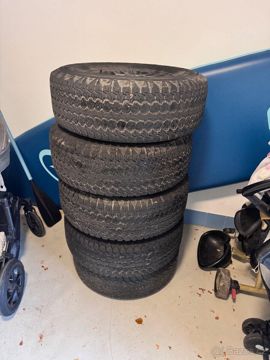 Pneu Goodyear k tomu disky Jeep + zdarma rezerva