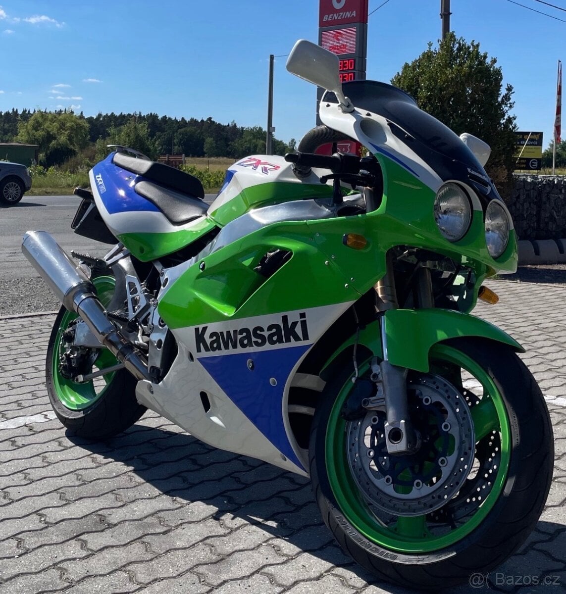 Prodám ZX750 CBR900RR SC28 GSX-R 750