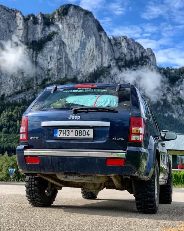 Jeep Grand Cherokee 4.7 V8 LIMITED + LPG – zvednutý, drapáky