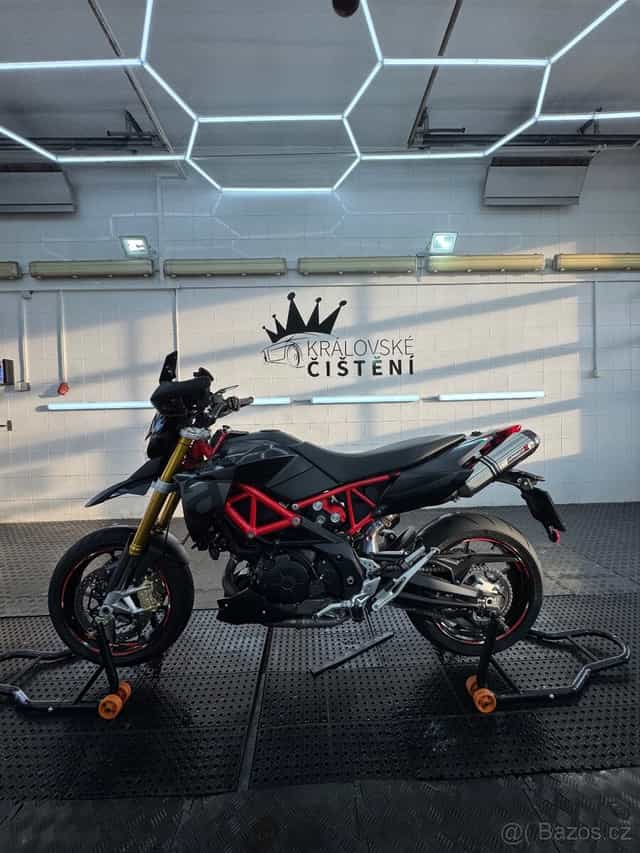 Aprilia Dorsoduro 900