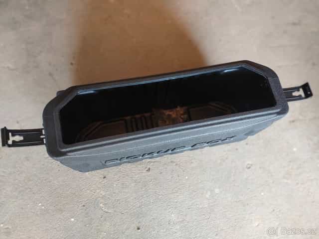 Box na korbu Toyota Hilux REVO