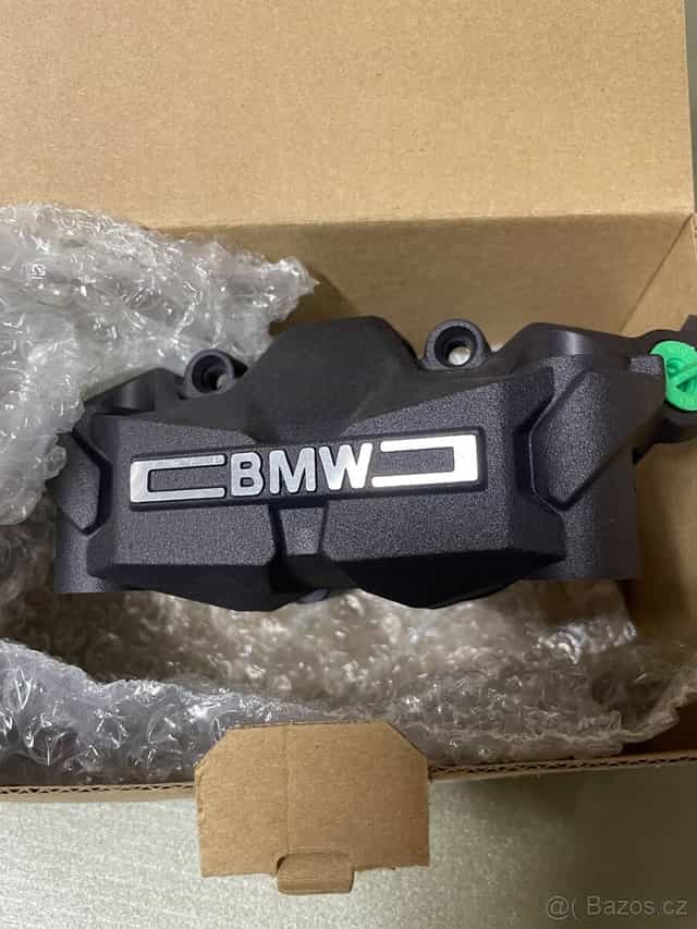 sada předních brzdovych třmenů na Bmw nové