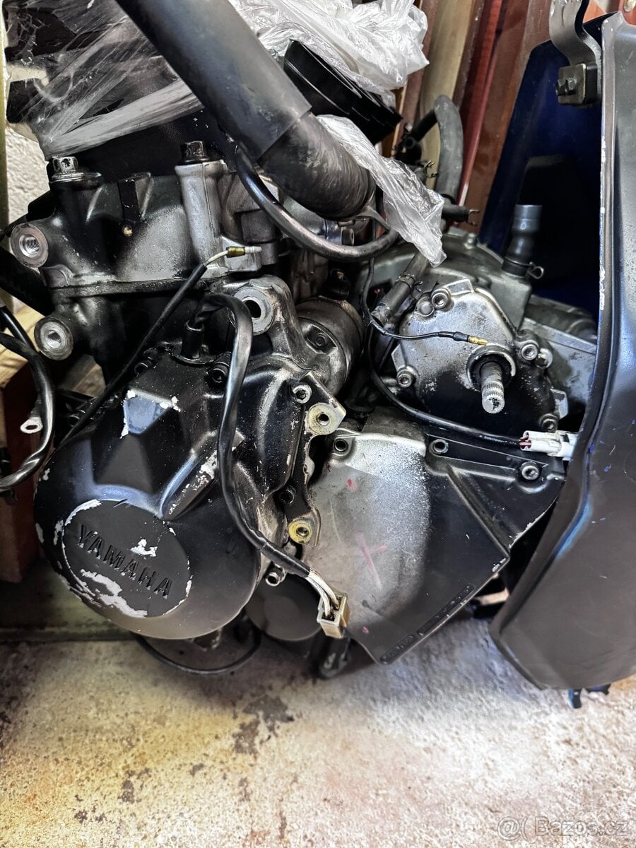 2x motor Yamaha R6 1998-2002