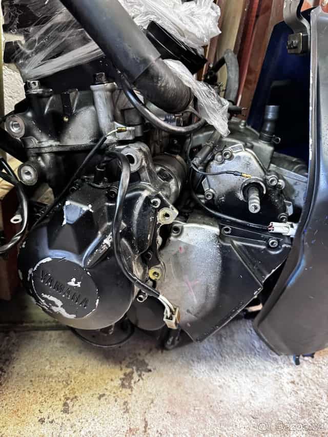 2x motor Yamaha R6 1998-2002