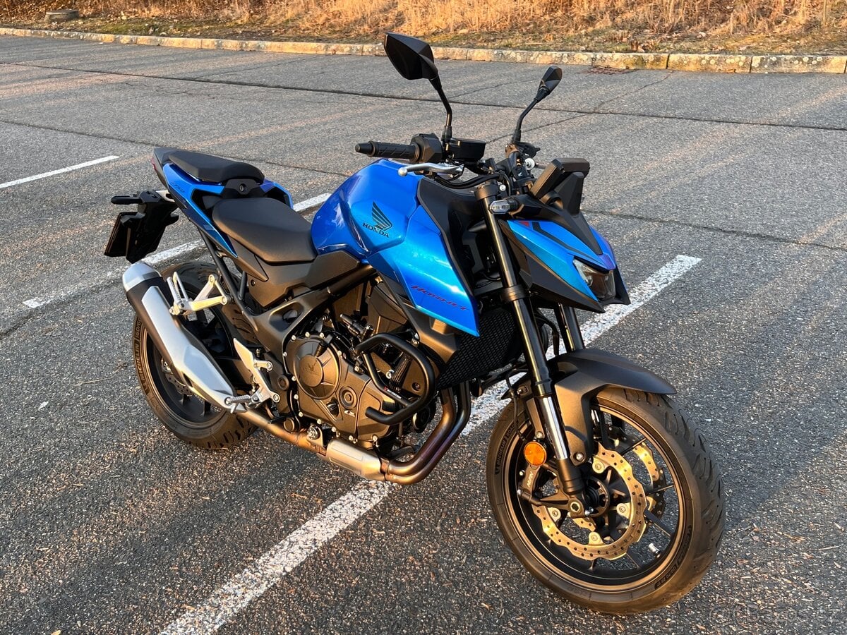 Honda CB750 Hornet 2025