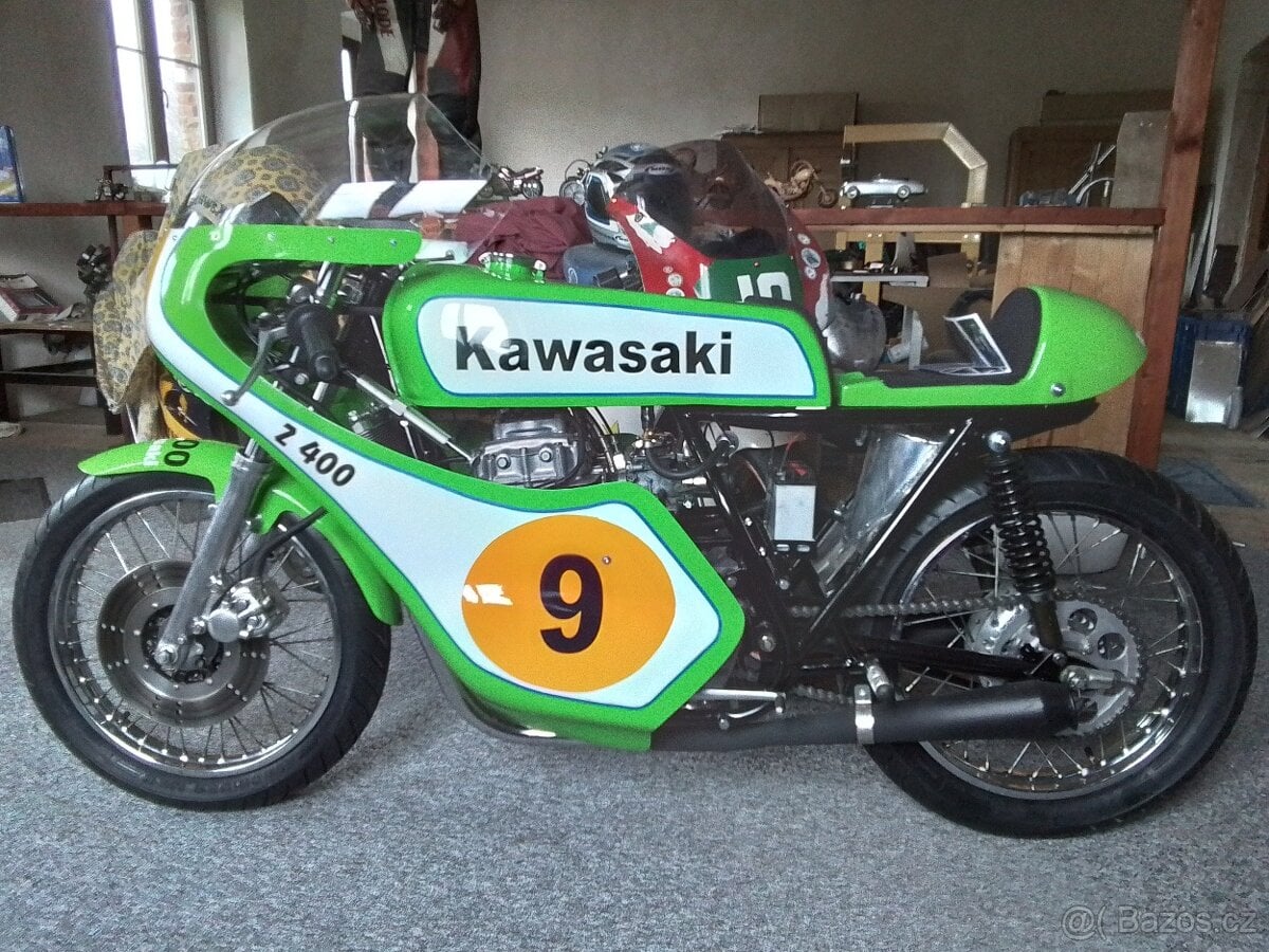 Závodní Kawasaki Z 400