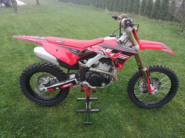 Honda CRF 250R, 2024, kola 21 a 18.