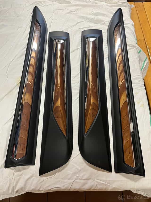 Toyota Hilux REVO plasty na dveře