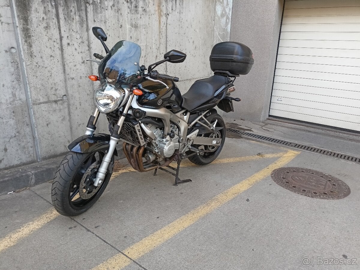Motocykl Yamaha FZ6, fazer