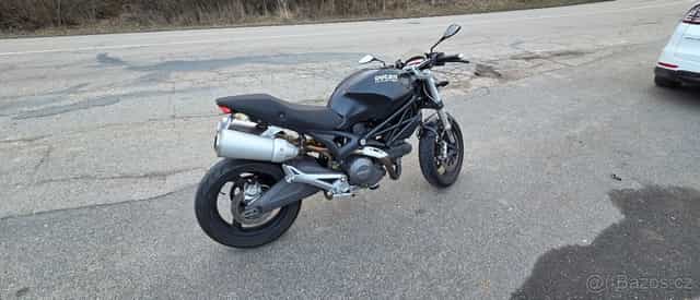 Ducati Monster 696