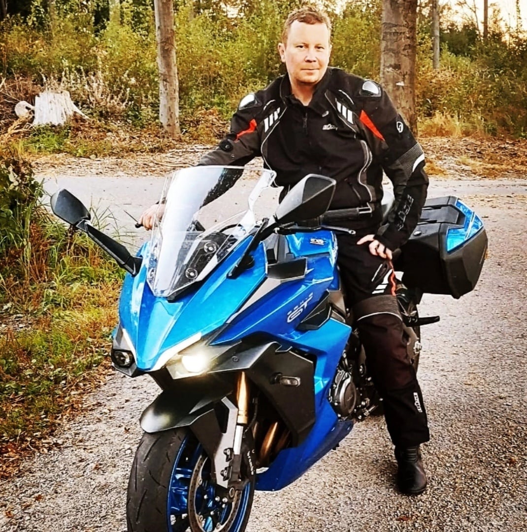 💎 SUZUKI GSX-S 1000 GT (2024) – 112 kW | V ZÁRUCE | 💎