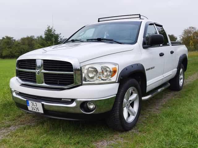 DODGE RAM 1500 Bighorn V8 HEMI 5,7