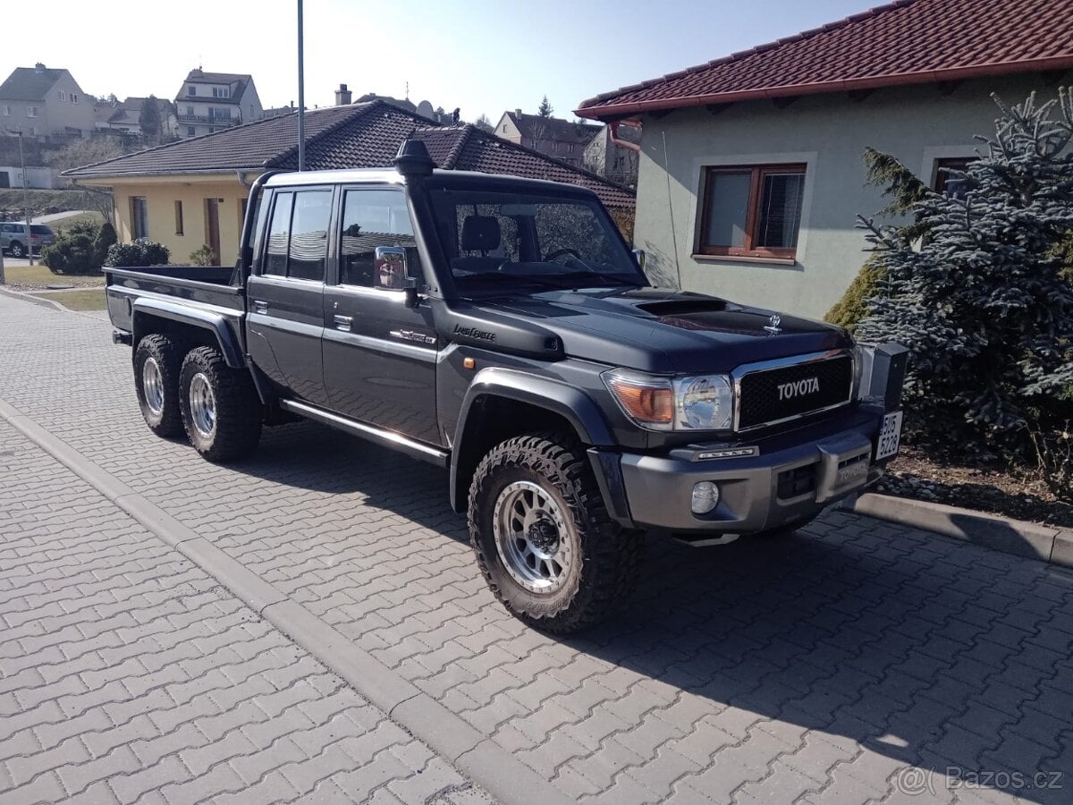 Land Cruiser 79 VDJ 6x6 4,5TD V8 S L E V A