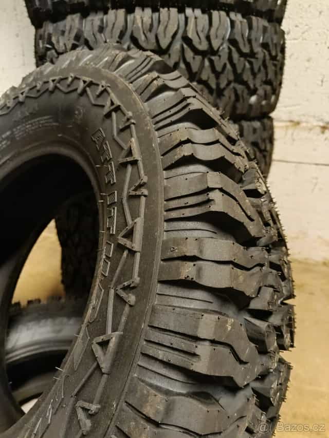 Prodám Offroad pneumatiky 245/75 R16 Wrangler