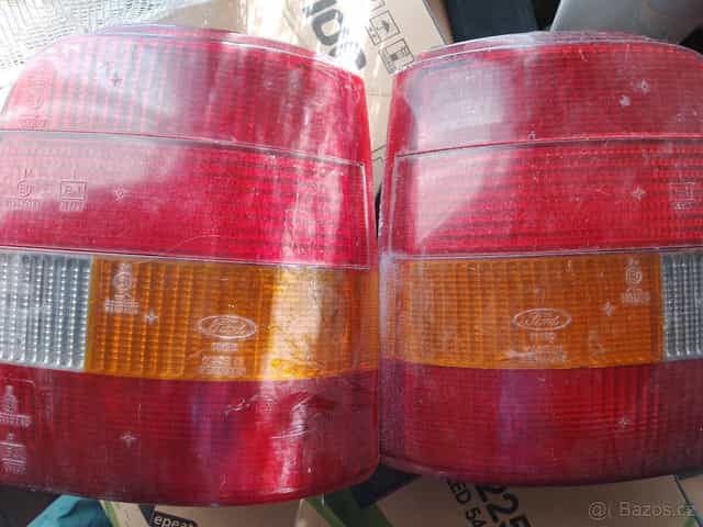 Zadní světla Ford Sierra combi