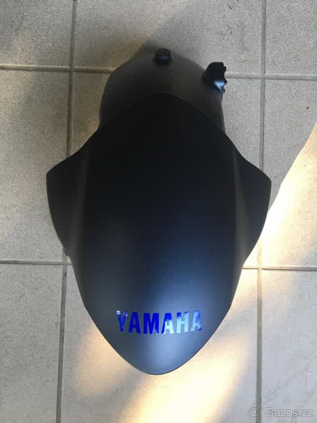 Yamaha MT-09 přední blatník