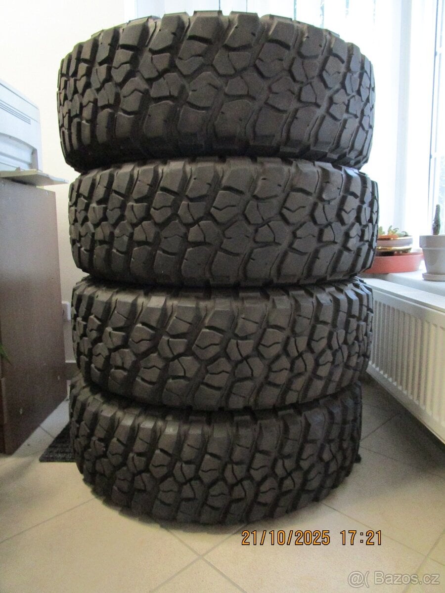 Prodám použité pneu Jeep Wrangler, 255/75 R17.