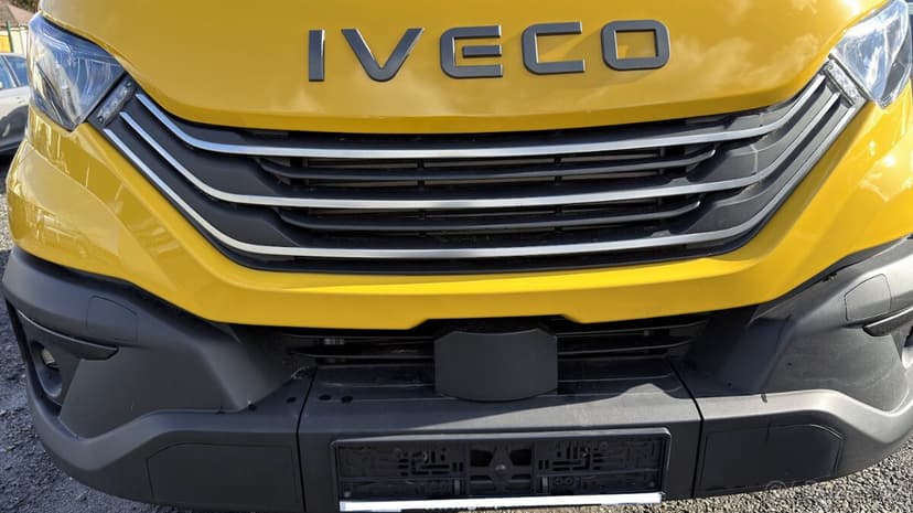 Nové Iveco Daily 72-180 dvojkabina, odtahový speciál, 558km