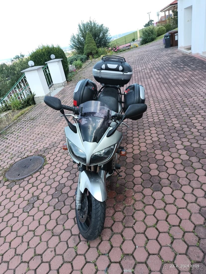 Yamaha FZS1000 po servisu