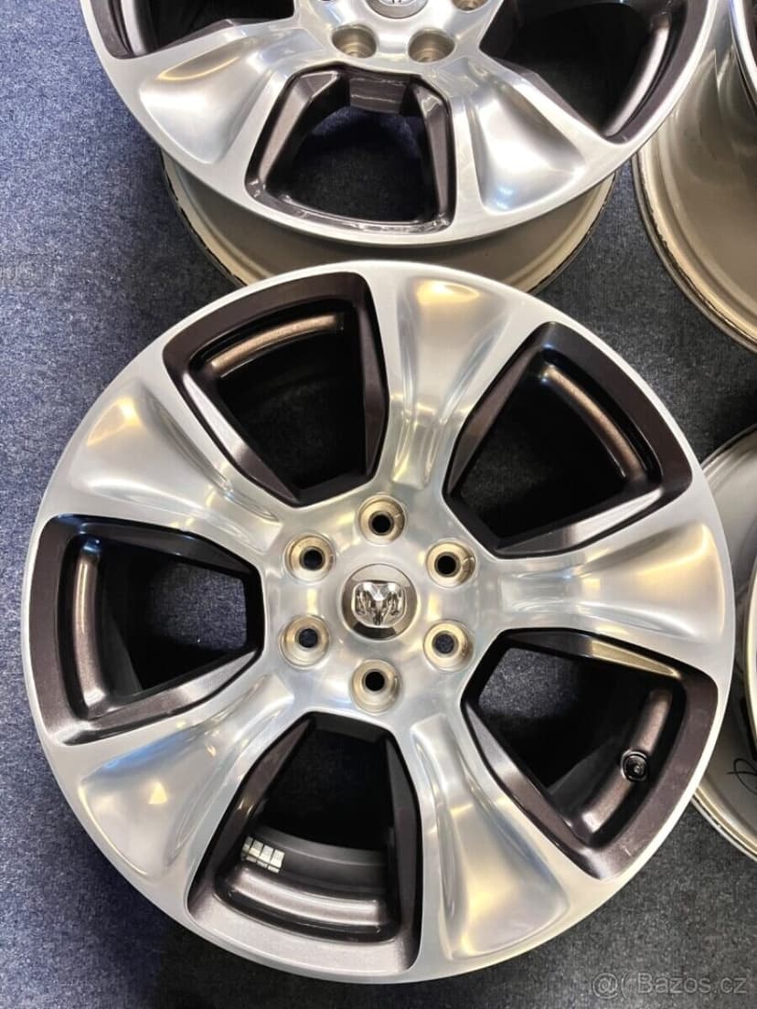 6x139.7 R20 Originál Dodge RAM 1500 REBEL - TOP STAV -