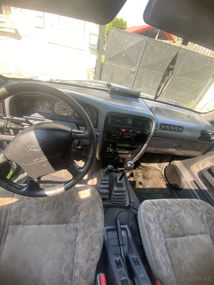 Nissan Navara d22 4x4 nová stk Najeto 126tis
