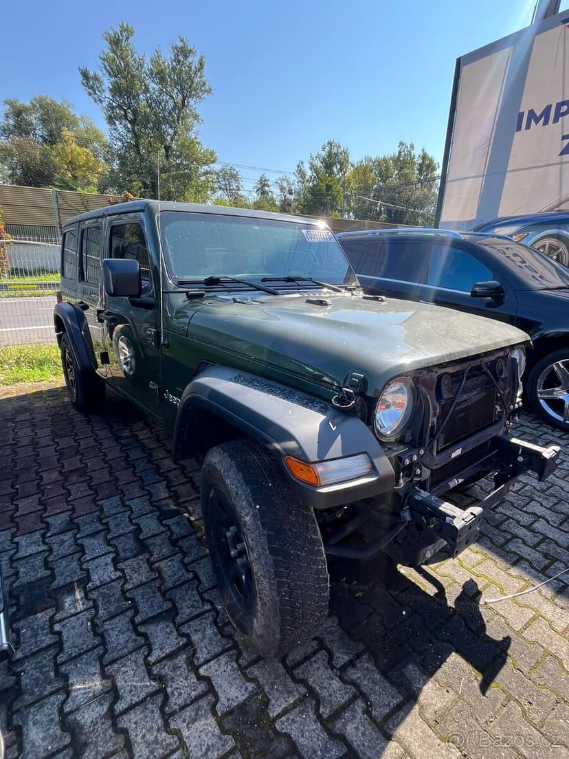 SLEVA Jeep Wrangler 3.6 V6 2021 – poškozený auto je v ČR