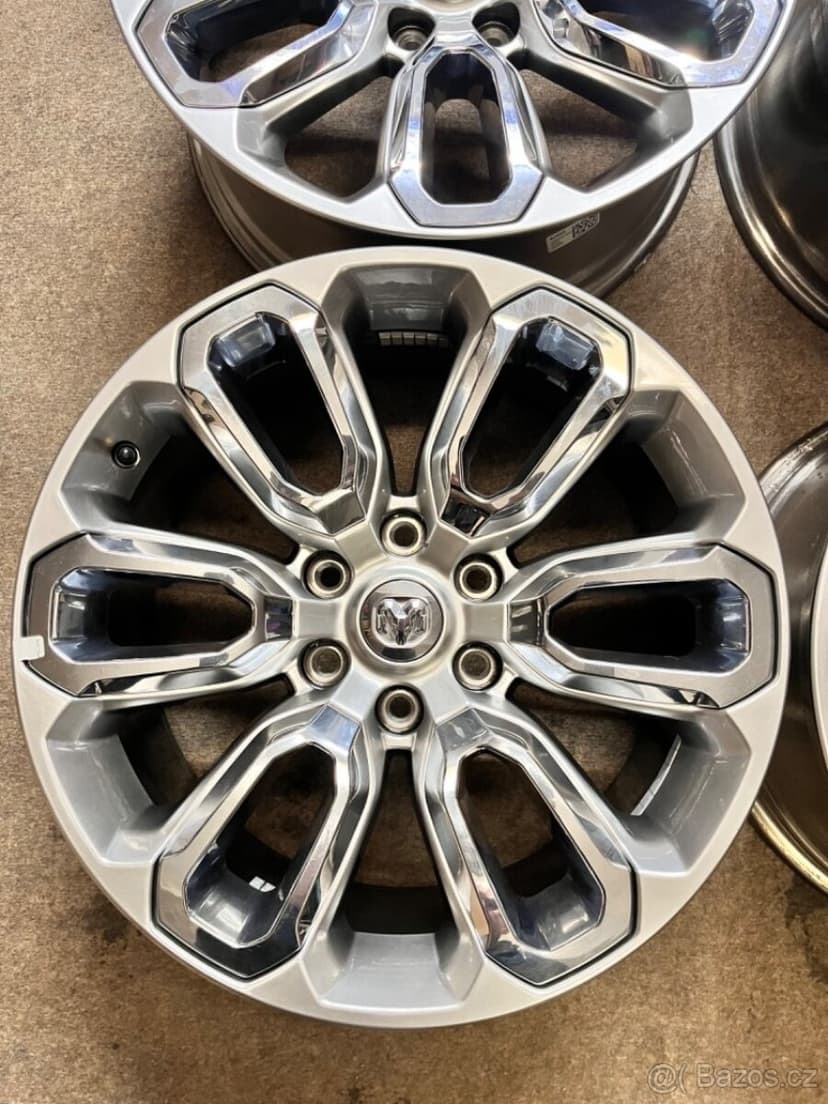 6x129.7 R20 Dodge RAM 1500 5Gen. 2022 Originál Alu - TOP