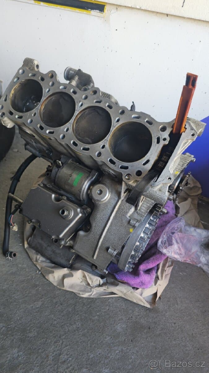 Motor Suzuki GSX-R 1000 L2