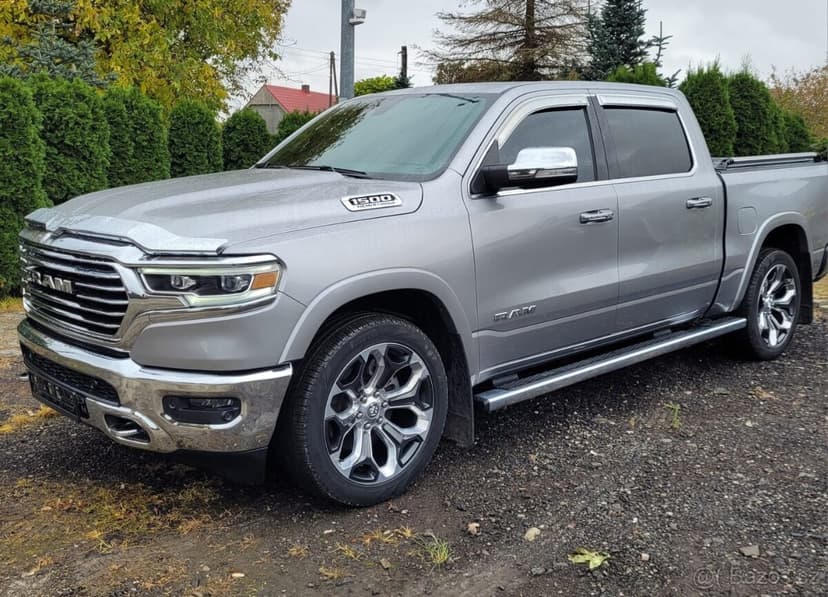 DODGE RAM 1500 5,7 HEMI LONGHORN odpočet DPH