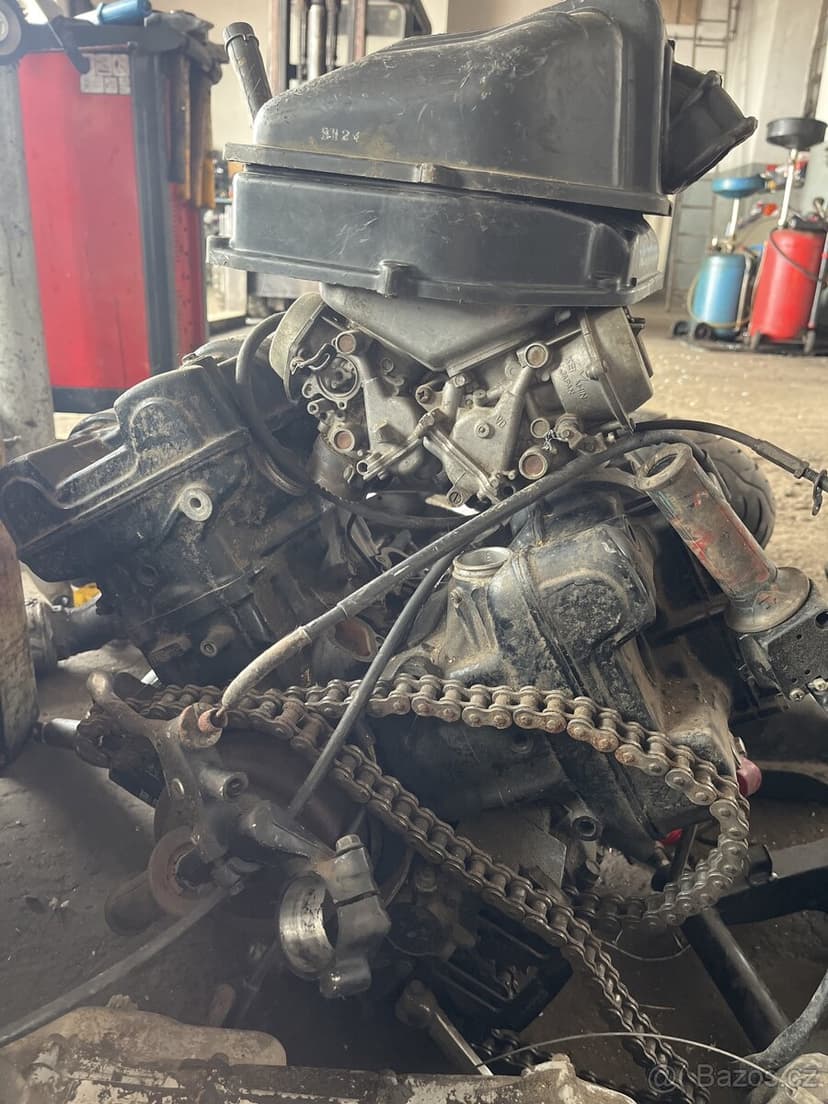 Honda VFR 750 motor, díly