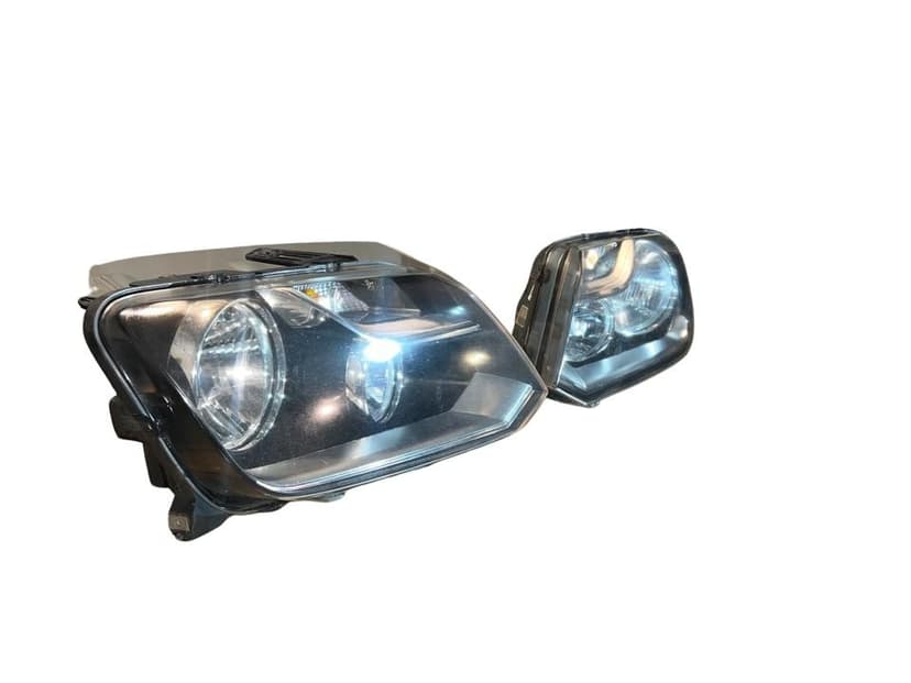 Levý a pravý halogen 2H1941015AA 2H1941016M VW Amarok 2014