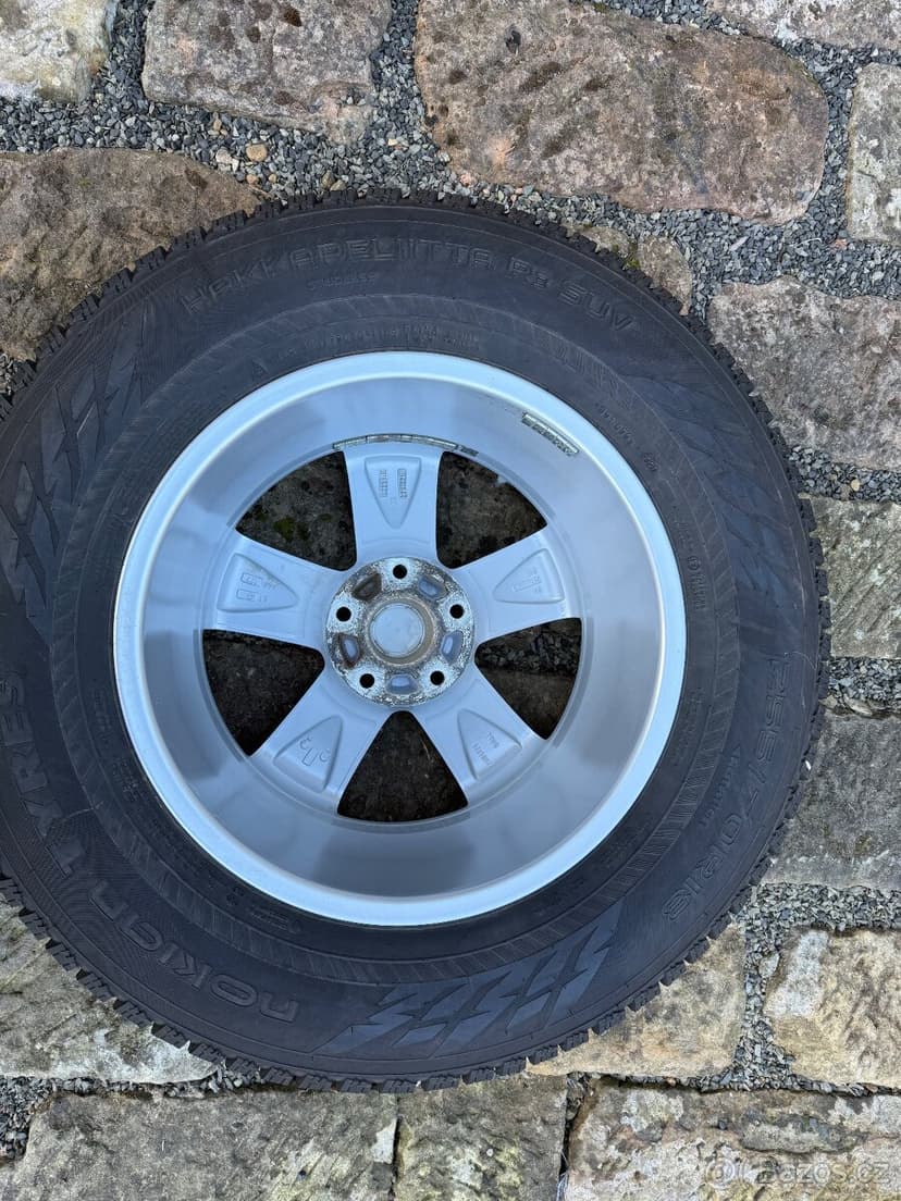 Jeep Wrangler 18 kola, zimní pneu 90%, čidla tlaku TMPS