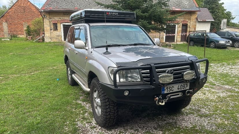 Toyota land cruiser 100