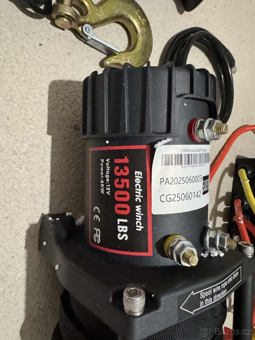 Prodám NOVÝ profi elektrický naviják VEVOR 12V 13500lbs