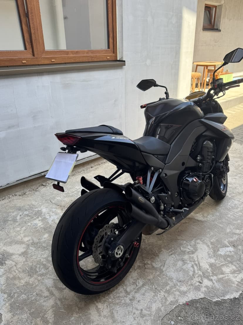 Kawasaki Z1000 Black Edition