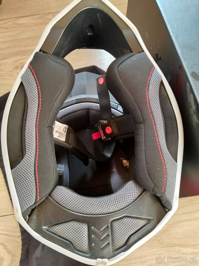 Přilba, boty , brýle motokros