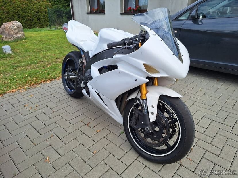 Yamaha yzf R1 RN19 okruhovka připraveno na sezonu