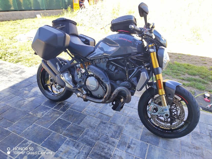 Ducati Monster 1200S