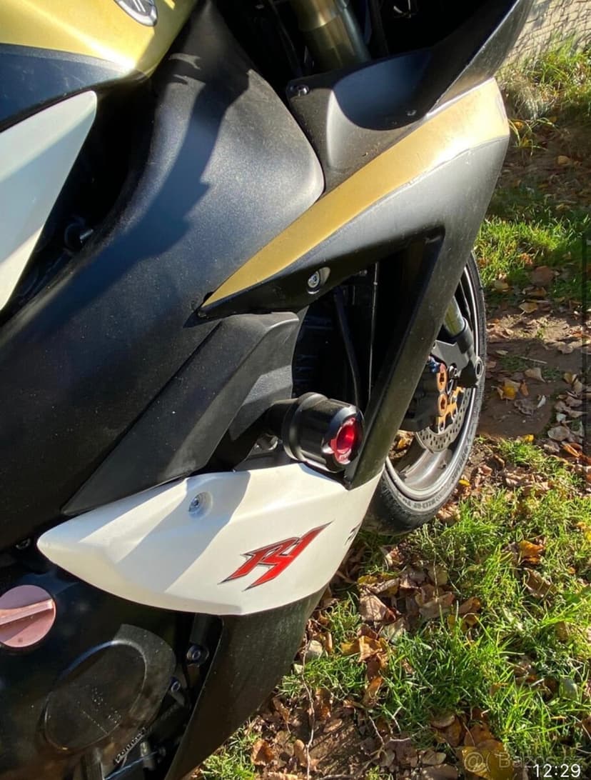 Laminaty vcetne nadrze na Yamaha R1 02-03 Rn09