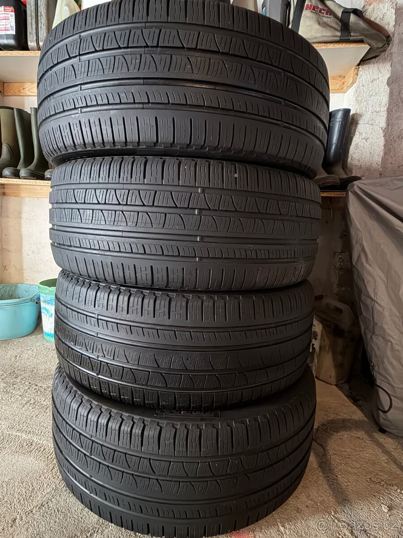 Pirelli scorpion verde. 285/45 R22