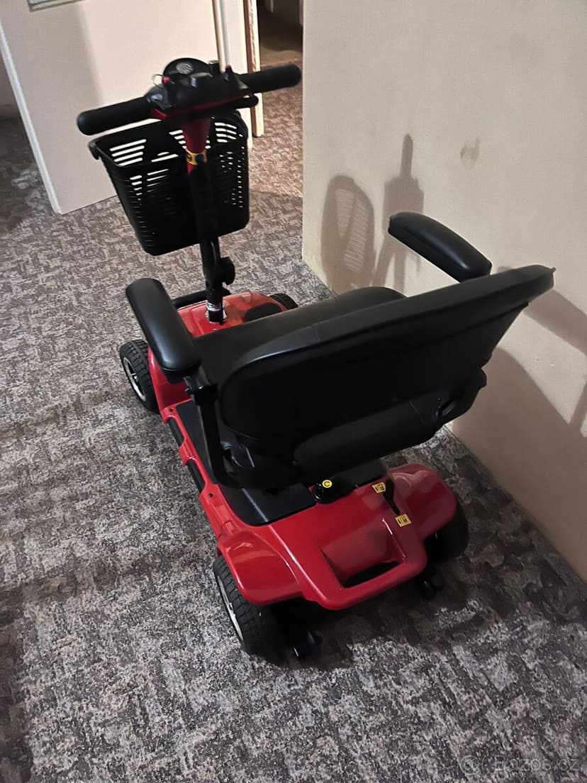 Elektrický vozík pro seniory(čtyřkolka)
