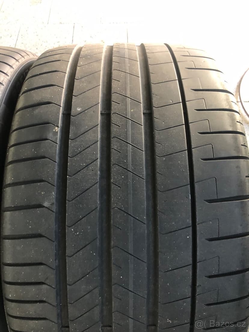 Pneu porsche 245/35/20 a 305/30/21 prodám